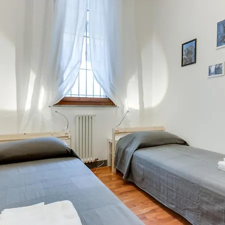Apartmán Romagnabnb Cavour Top Flat *