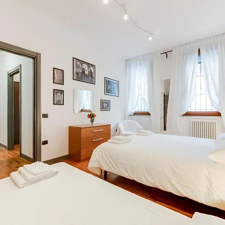 Romagnabnb Cavour Top Flat Apartmán