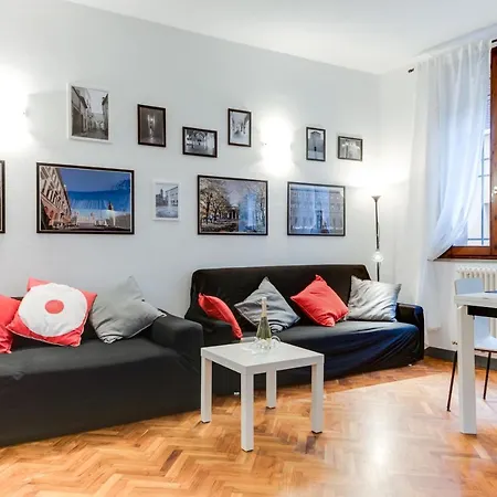 Apartmán Romagnabnb Cavour Top Flat *